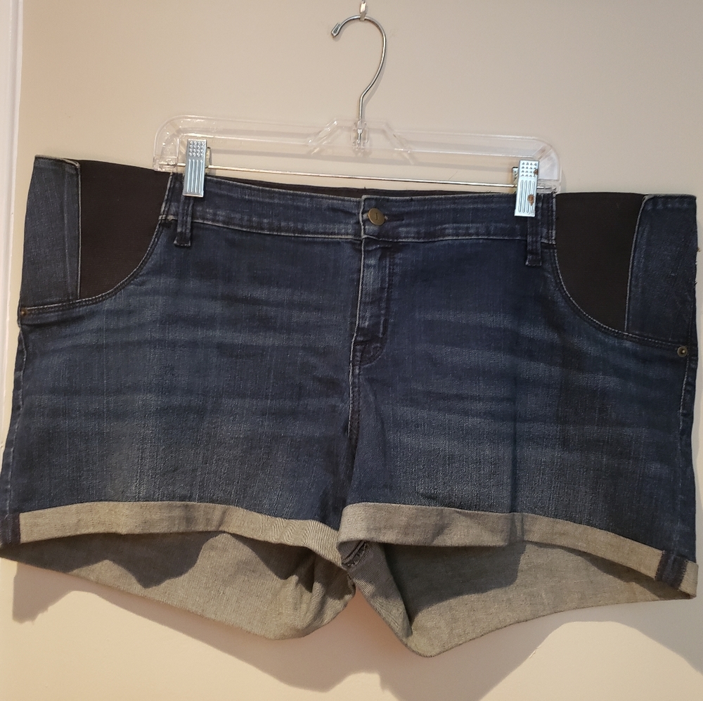 Isabel Maternity Midi Shorts